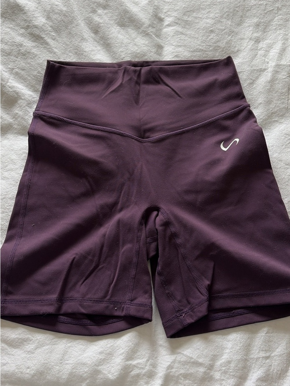 High-Rise Plum Bike Shorts with Reflective Logo
